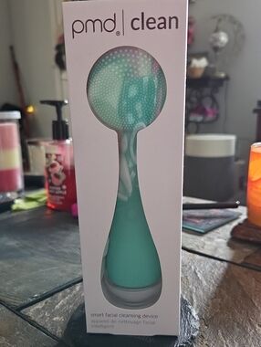 PMD Clean Aqua Facial Cleansing Device